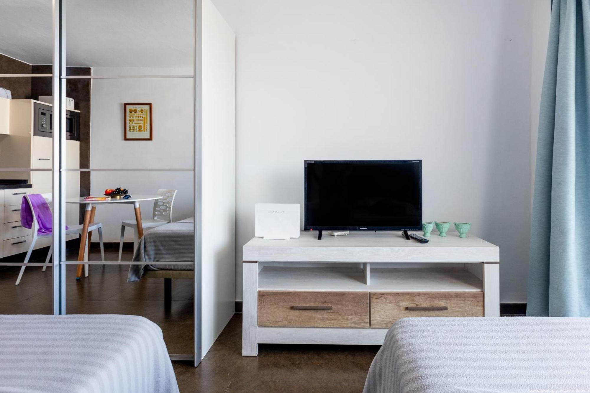 603 Comodoro Studio Beach Front Los Cristianos  Exterior photo